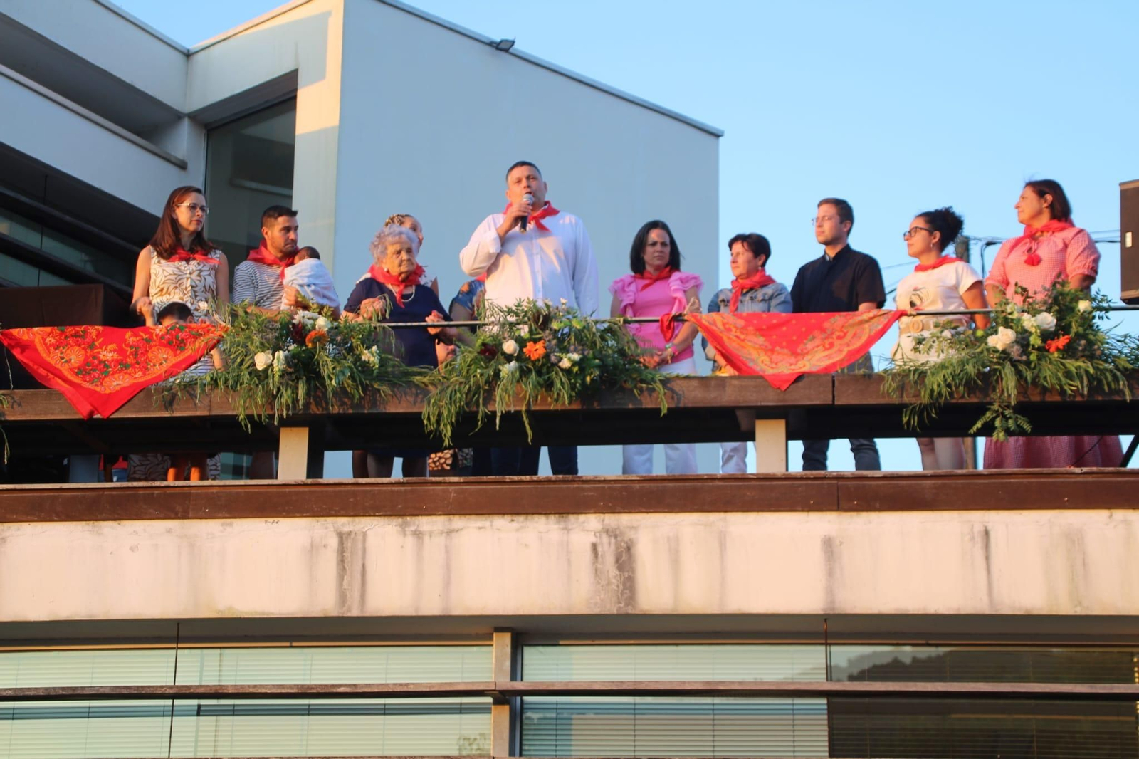 La casa do concello acogió el ‘chupinazo’ de la segunda edición de esta fiesta.