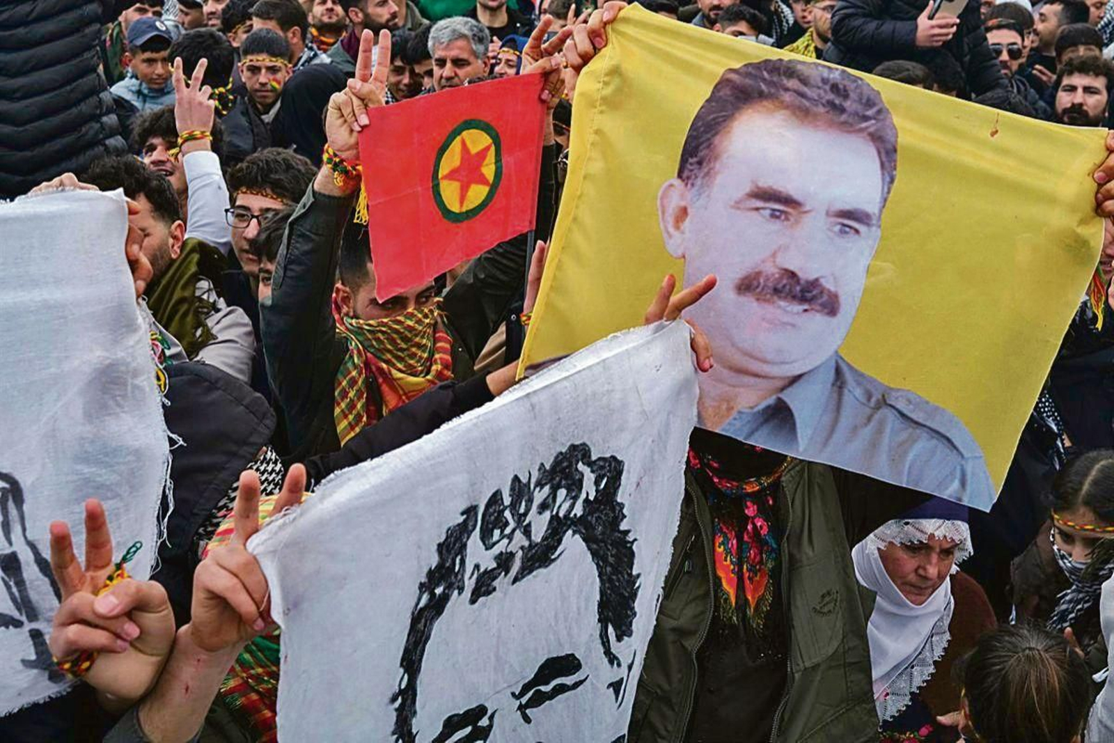 Marcha en Diyarbakir (Turquía) a favor del encarcelado líder del PKK, Abdulá Ocalan.